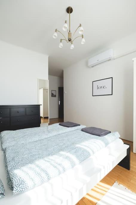 Bright Downtown Balcony Retreat Διαμέρισμα Βουδαπέστη Εξωτερικό φωτογραφία