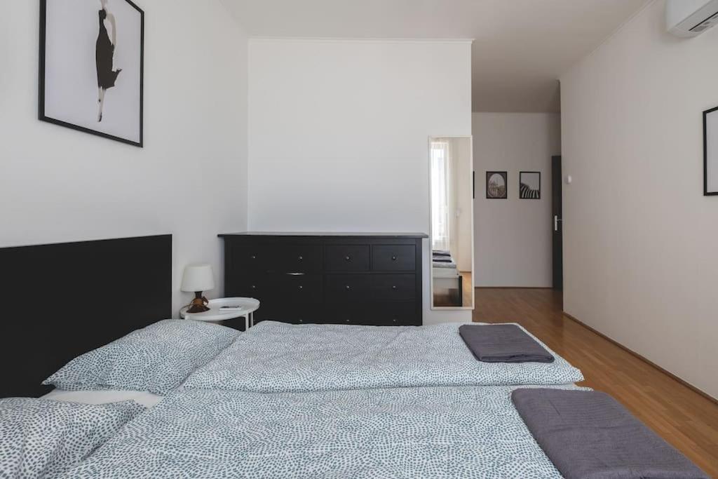 Bright Downtown Balcony Retreat Διαμέρισμα Βουδαπέστη Εξωτερικό φωτογραφία
