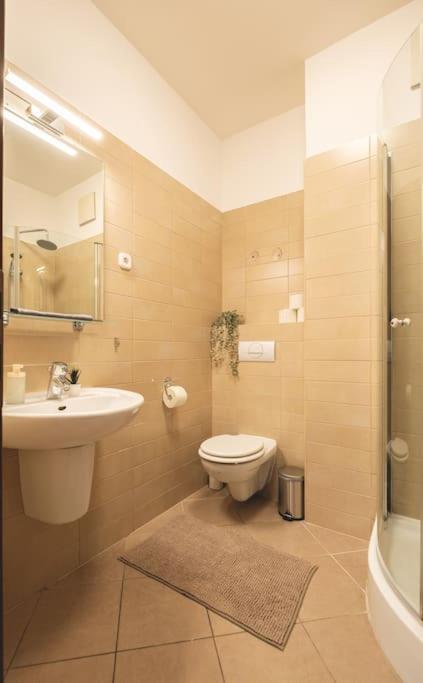 Bright Downtown Balcony Retreat Διαμέρισμα Βουδαπέστη Εξωτερικό φωτογραφία