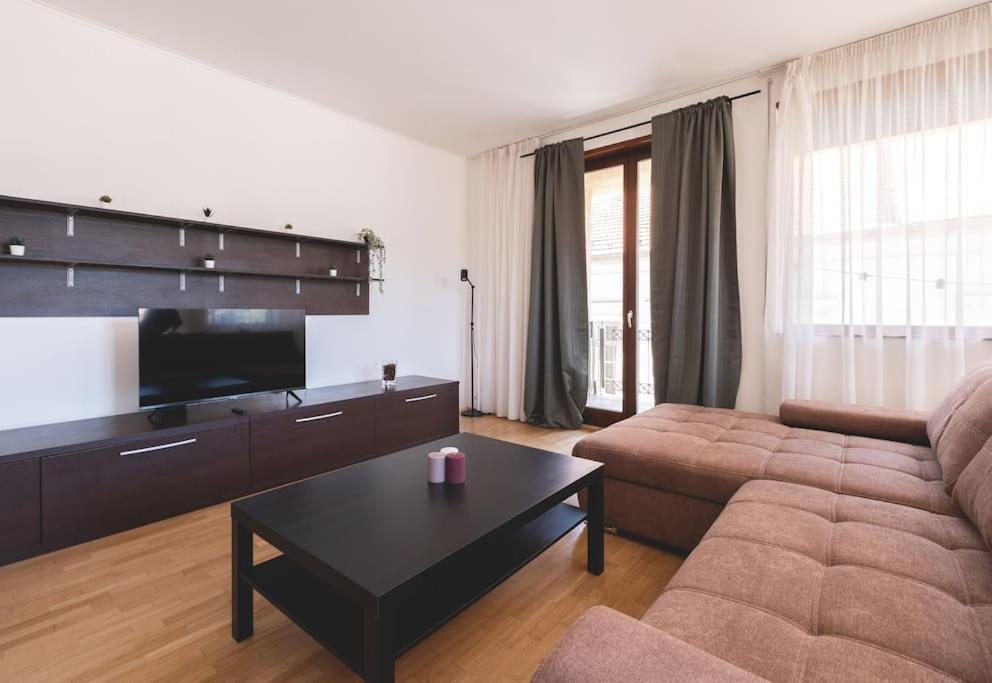 Bright Downtown Balcony Retreat Διαμέρισμα Βουδαπέστη Εξωτερικό φωτογραφία