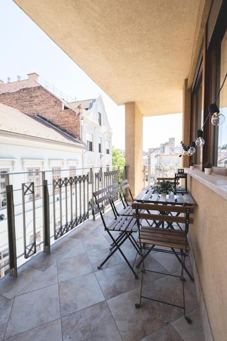 Bright Downtown Balcony Retreat Διαμέρισμα Βουδαπέστη Εξωτερικό φωτογραφία