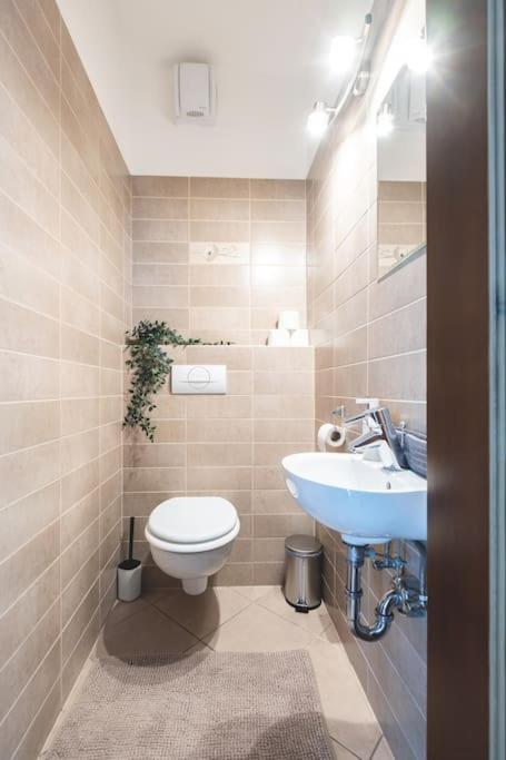 Bright Downtown Balcony Retreat Διαμέρισμα Βουδαπέστη Εξωτερικό φωτογραφία
