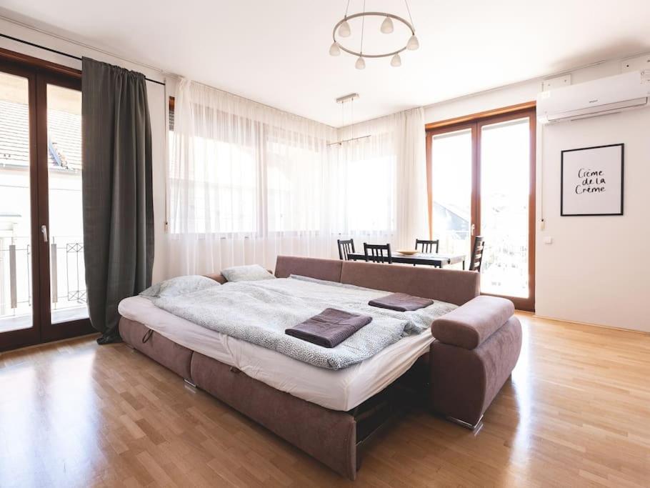 Bright Downtown Balcony Retreat Διαμέρισμα Βουδαπέστη Εξωτερικό φωτογραφία